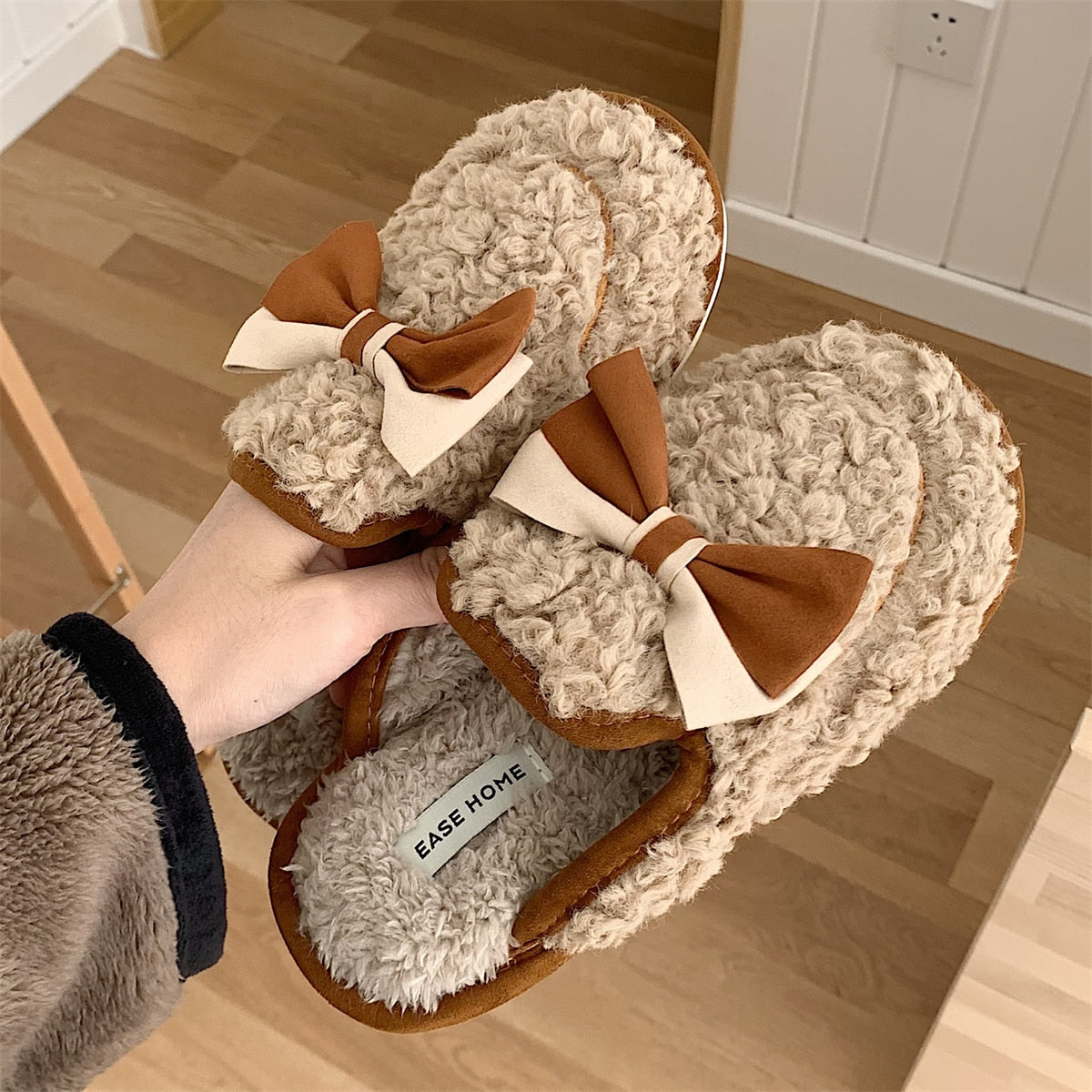 Cute Bow Tie Slippers