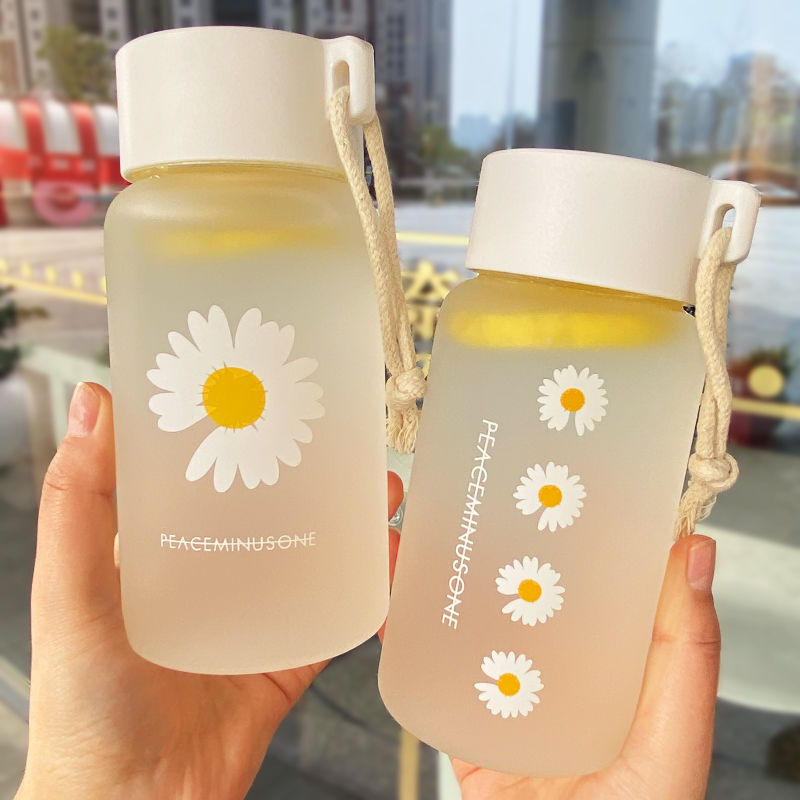 Cute Daisy Water Bottle – OhMyFurballs